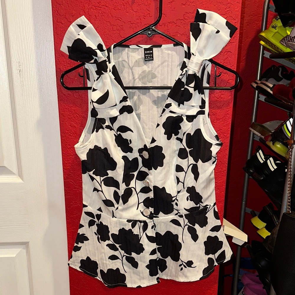 Shein Black and White Floral Women's Top